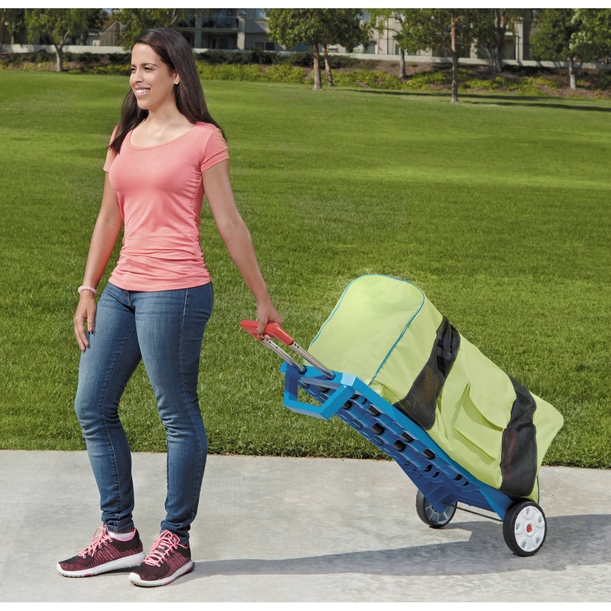 Little Tikes Pack 'N Roll 7'x7' Inflatable Bounce House with Slide， Blower and Wheeled Carry Case， Multicolor- Indoor Outdoor Toy for Kids Girls Boys Ages 3 4 5+