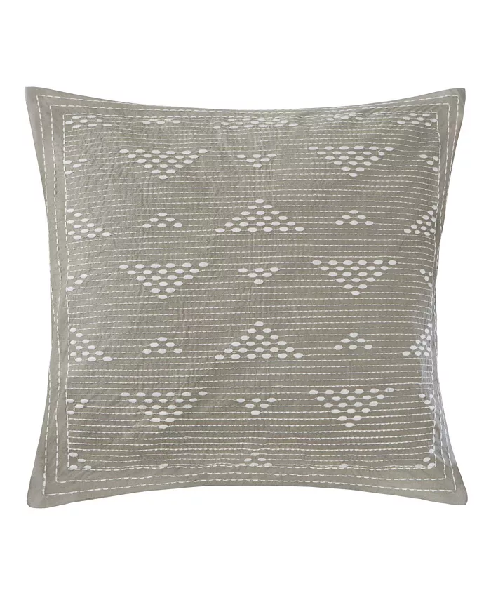 Gracie Mills Cario Embroidered Square Pillow， Taupe