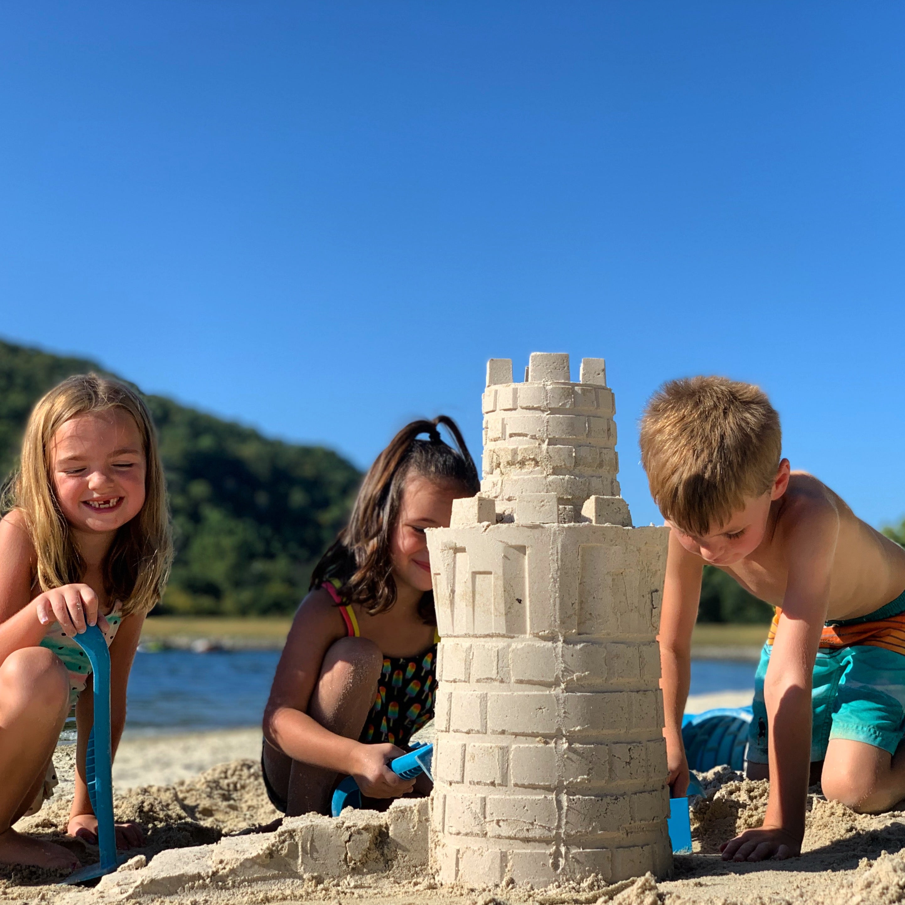 Create A Castle - Pro Tower Kit, Split Mold Sand Castle Construction, Plastic Beach Toy for Kids