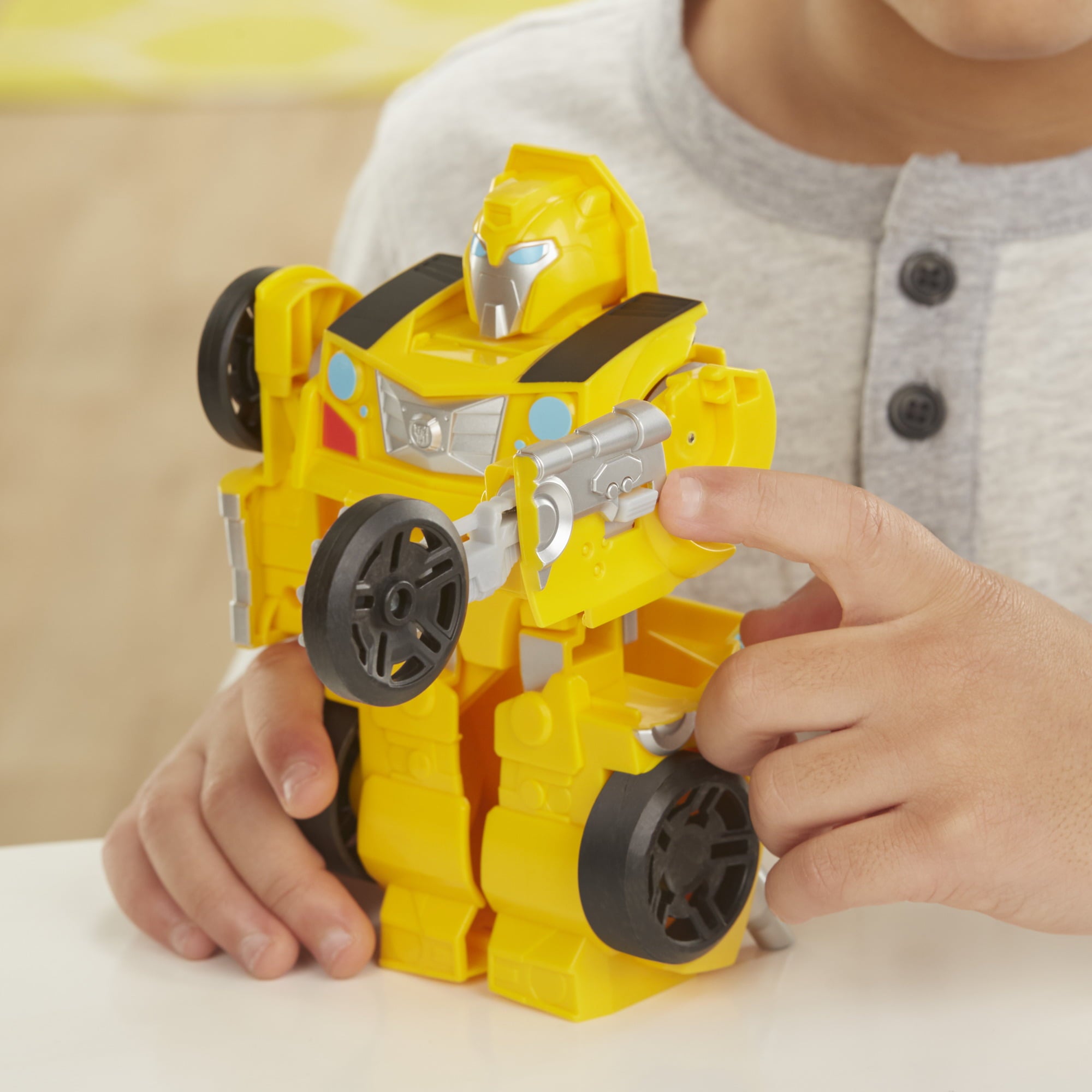 Transformers Rescue Bots Academy Bumblebee， 6-Inch Collectible Action Figure