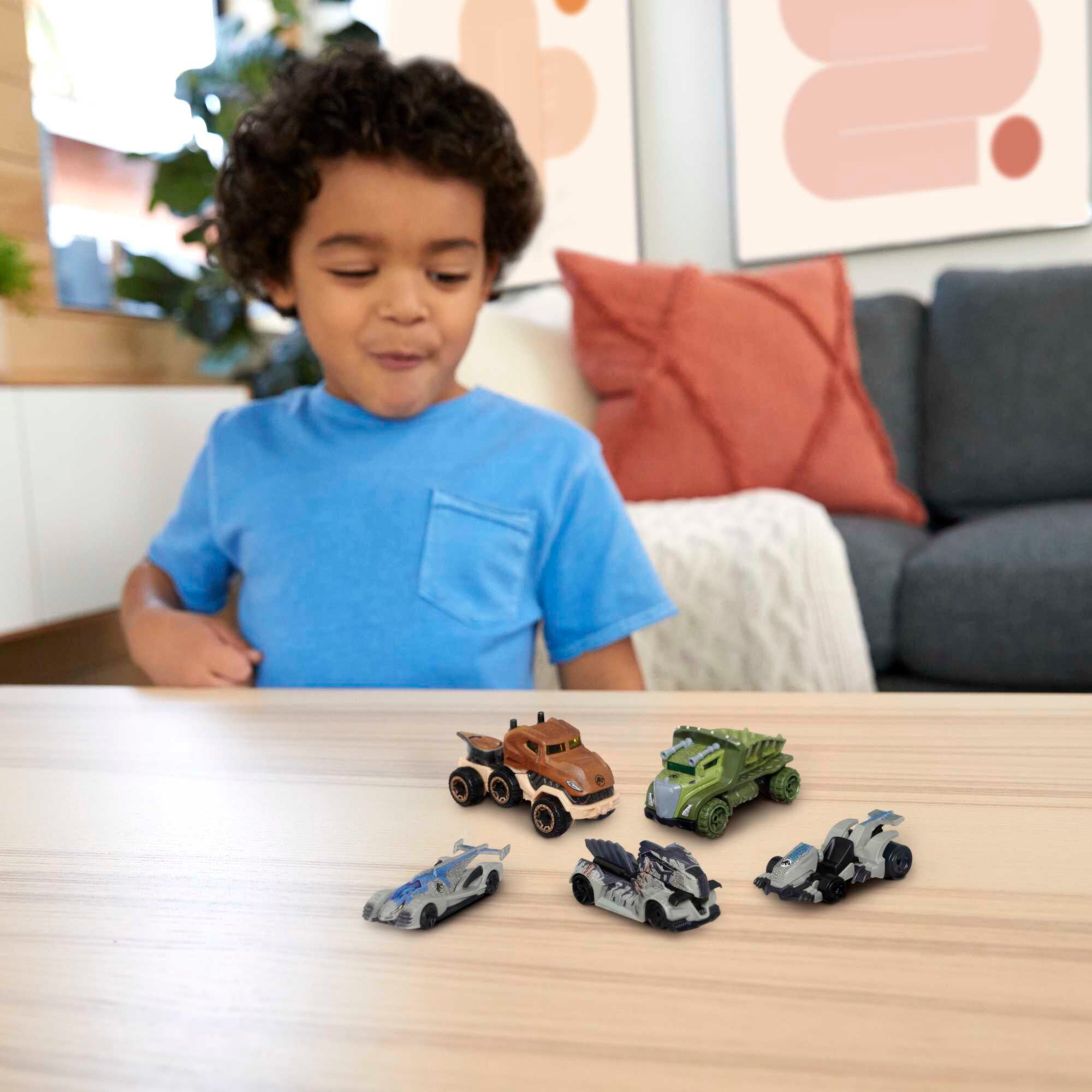 Hot Wheels Jurassic World Dominion Set of 5 Toy Character Cars or Trucks， Collectible Vehicles
