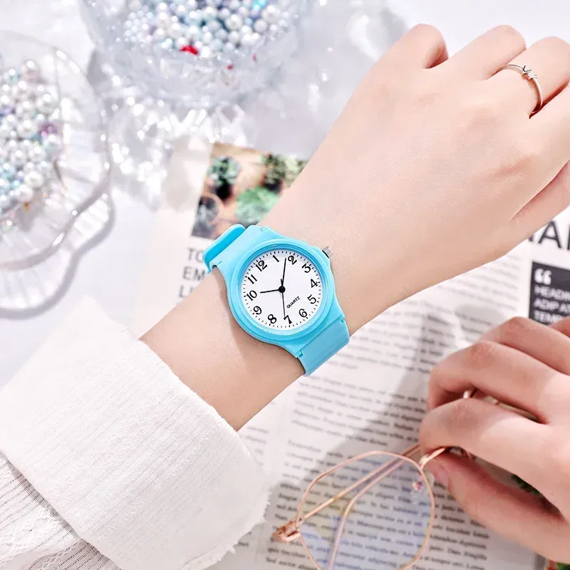 LIUYANGTIAN Fashion Girls Watch Simple Exam Quartz Watch Silicone Strap Small Arabic Quartz Wristwatches for Women Student Ladies