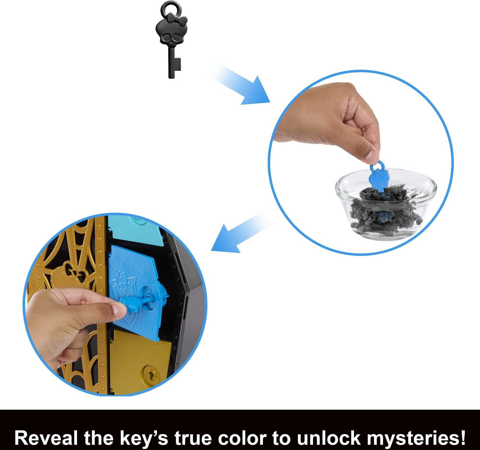 Monster High Skulltimate Secrets Celo de Nile Doll and Fashion Set with Dress-Up Locker