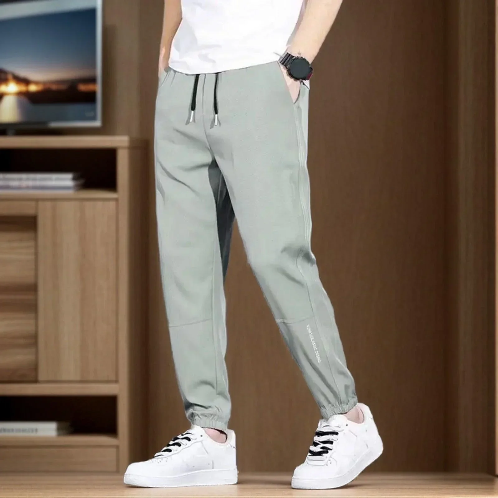 Calça Jogger Legolas™ em Seda Gelo / Leveza, Conforto e Estilo para o Seu Dia a Dia!