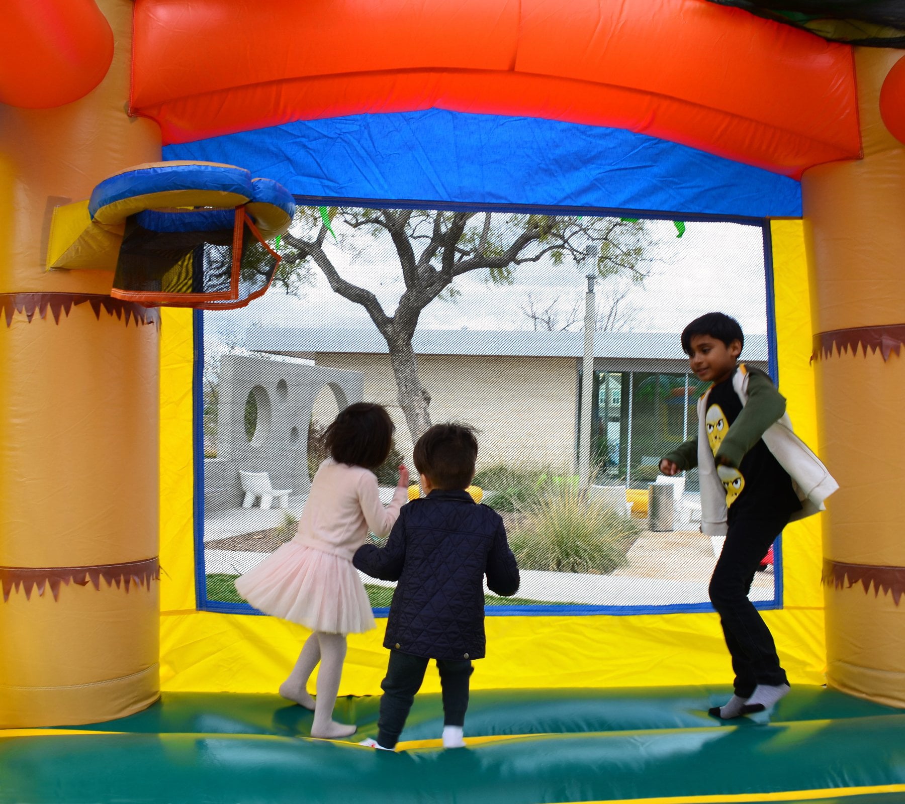 HeroKiddo Inflatable Bounce House with Slide and Basketball Hoop， for Kids and Adults， Commercial Grade， Tropical Breeze Theme (Blower Included)