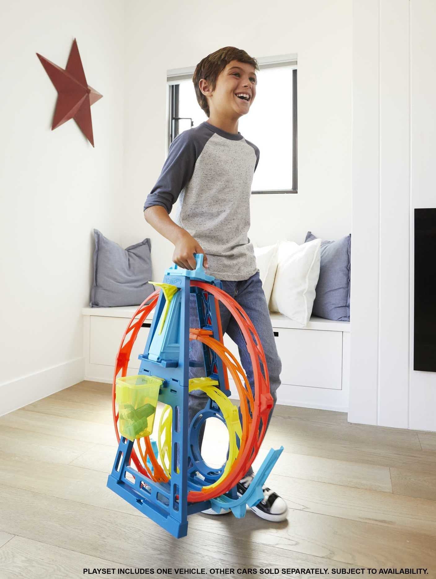 Hot Wheels Track Builder Triple Loop Stunt Playset， 1:64 Scale Vehicles