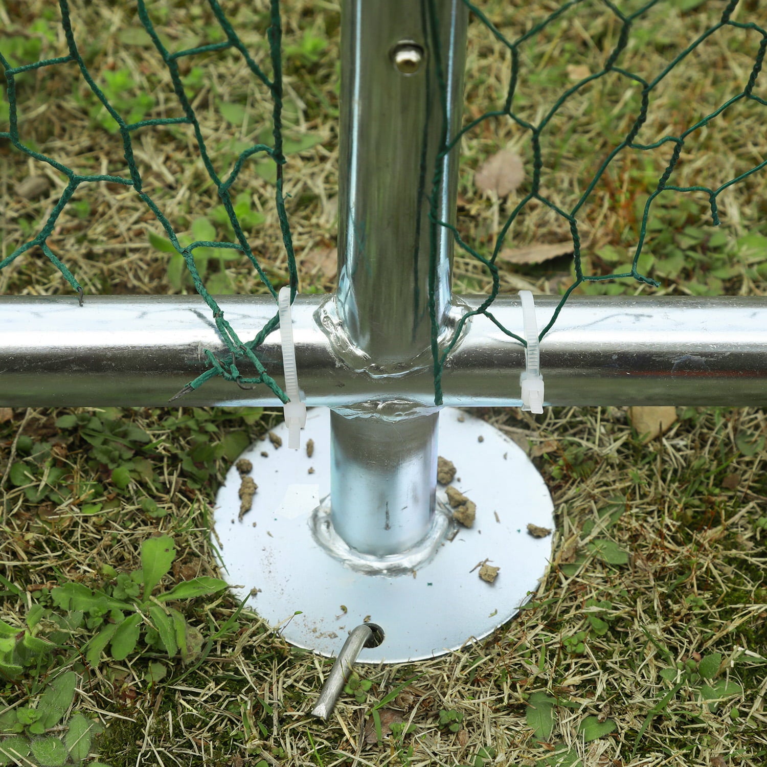 Walnest Walsport Outdoor Walk-in Large Metal Chicken Coop