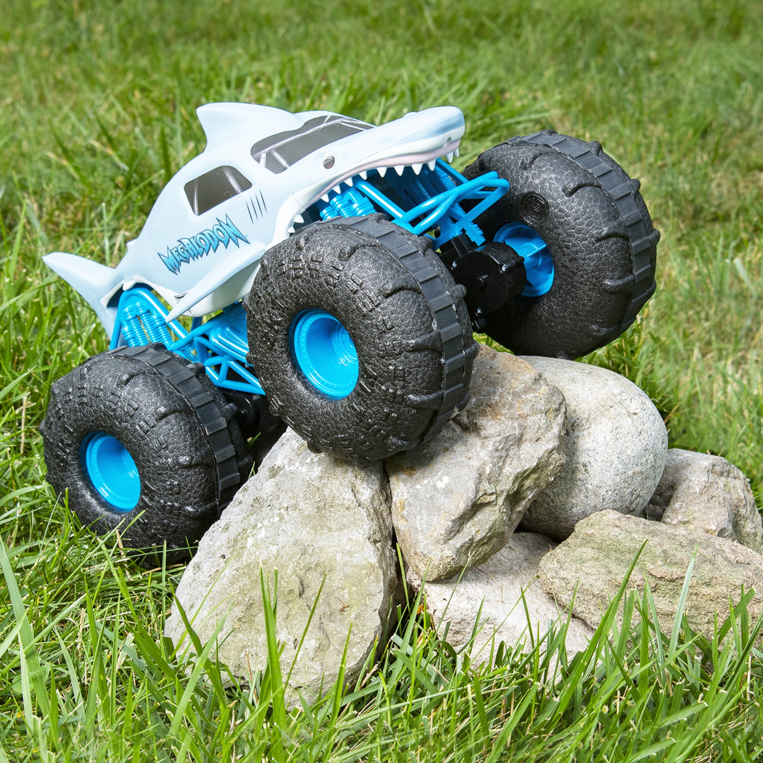 Monster Jam， Official Megalodon Storm All-Terrain Remote Control Monster Truck Toy Vehicle， 1:15 Scale