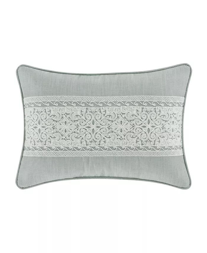 J Queen New York Patricia Decorative Pillow， 15