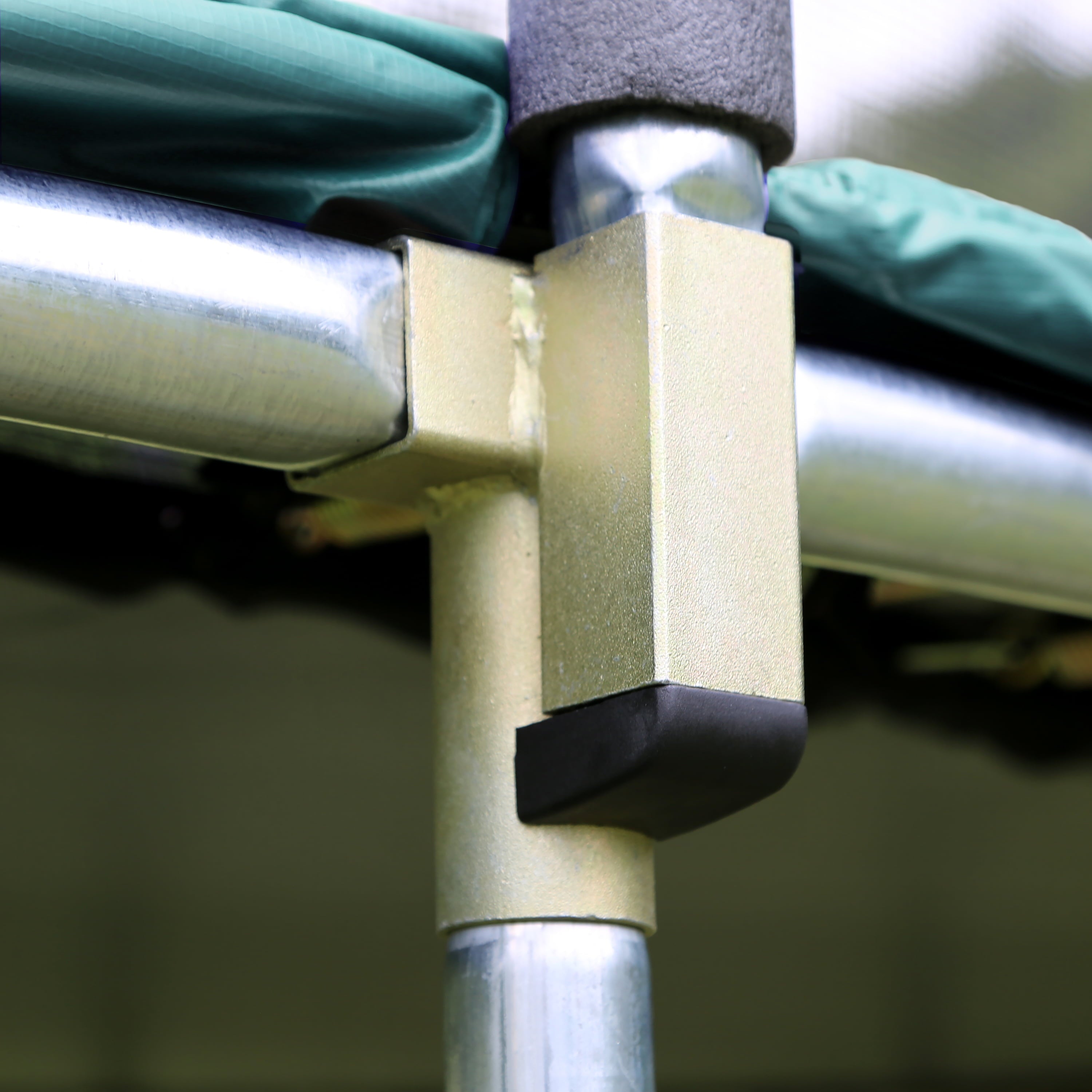 Skywalker Trampolines 15' Trampoline， with Enclosure， Green