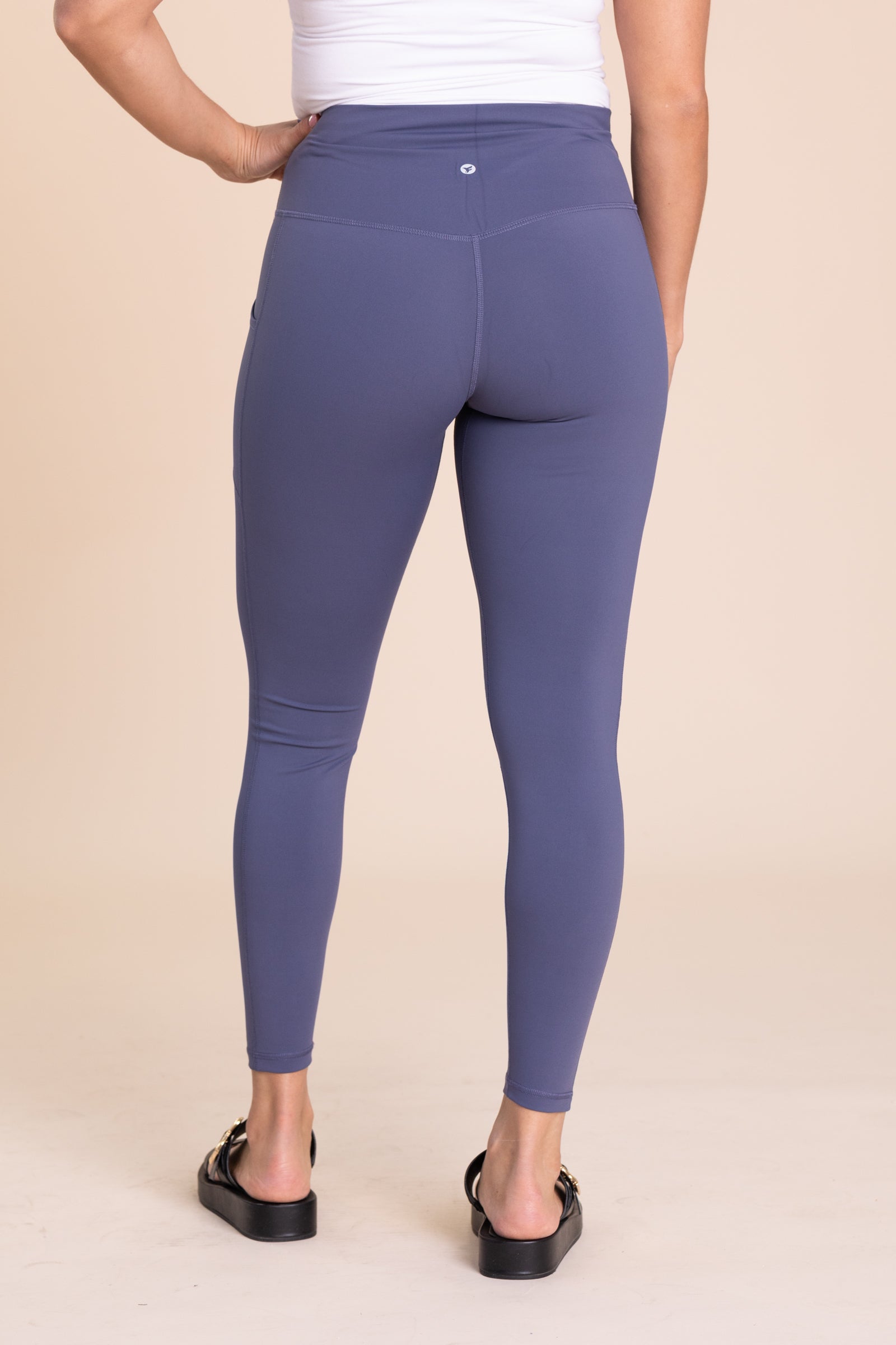 Solid Active Leggings With Side Pockets