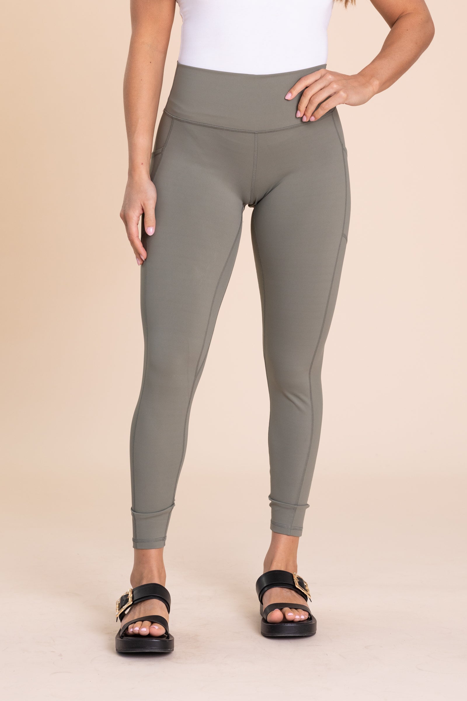 Solid Active Leggings With Side Pockets